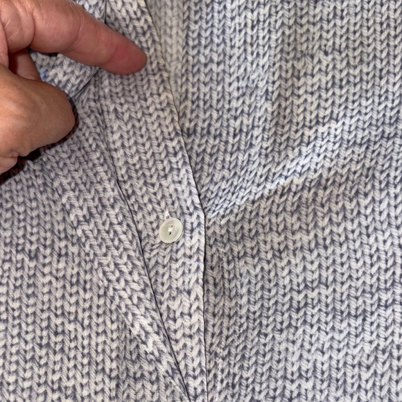 Vince 100% Silk Gray Blue V-Neck Womens Blouse Gently Loved S - Picture 3 of 12